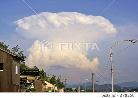 入道雲 キノコ雲 屋外 夏空の写真素材