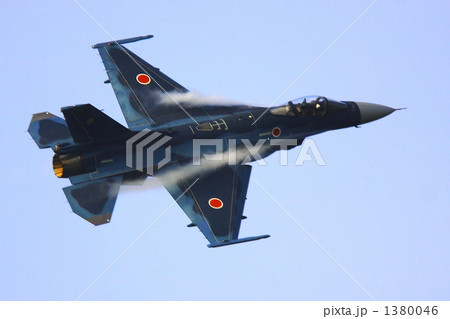 戦闘機 ｆ ２ F2 ベーパーの写真素材