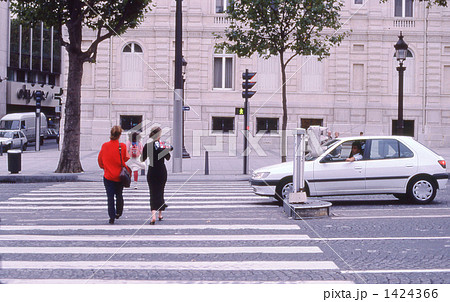 パリ街角の写真素材 - PIXTA