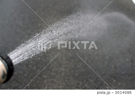 撒水 水撒き 打ち水 放水の写真素材