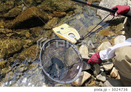 引き舟 魚入れ 鮎入れ 釣り道具の写真素材