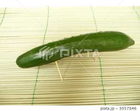 お供え物 真菰 お盆 夏野菜の写真素材