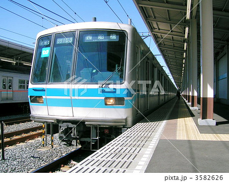 東京メトロ東西線05系の写真素材 - PIXTA