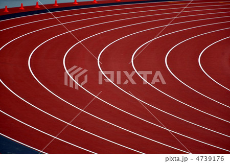 トラック 走行線 カーブ 陸上競技の写真素材