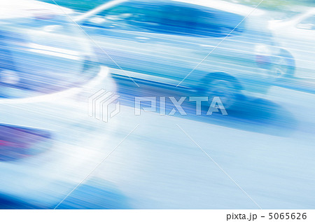 自動車 車 乗用車 スピード感の写真素材