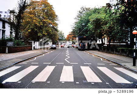 横断歩道 アビーロード イギリス ロンドンの写真素材