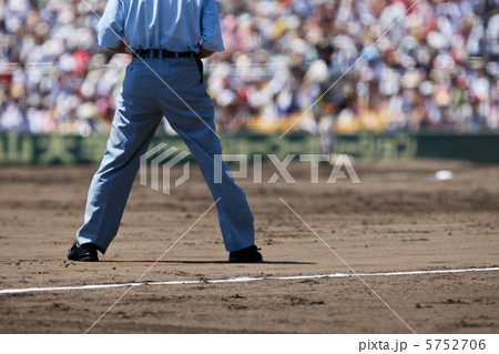 満員 甲子園球場 観客席 観客の写真素材