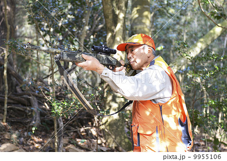 狩人 お爺さんの写真素材