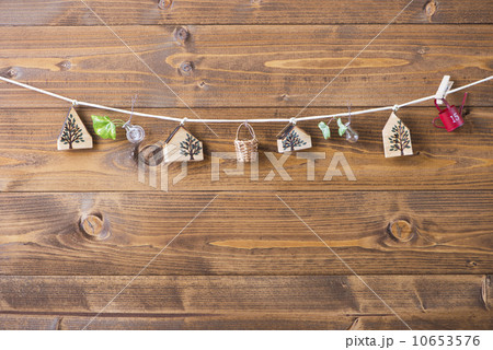 壁掛け オーナメント 壁飾り 木の壁の写真素材