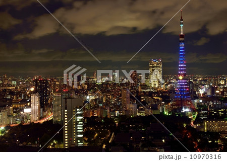 ドラえもん 夜景の写真素材