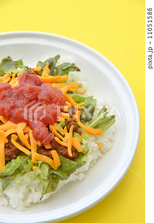 沖縄料理 タコライス 地方グルメ タコスの写真素材