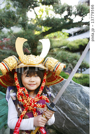 カブト 女の子 兜 子供の写真素材