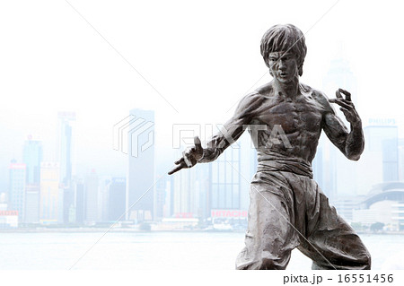 ブルースリー 香港 映画 銅像の写真素材