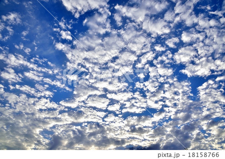 青空 雲 秋空 鱗雲の写真素材 Pixta