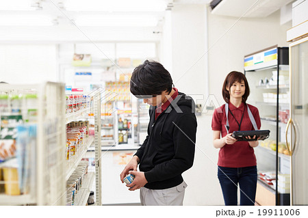 コンビニ 店内の写真素材