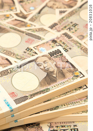 札束 日本円の写真素材