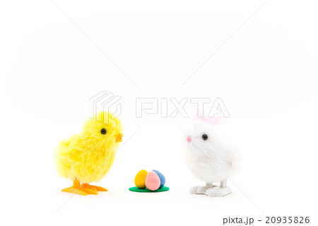 黄色 鳥 おもちゃ 緑の写真素材