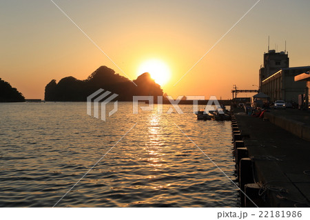 伊豆半島 夕陽 田子漁港 田子の写真素材