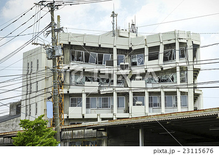 宇土市役所地震被害の写真素材