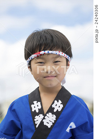 夏祭り 男の子 法被 はちまきの写真素材