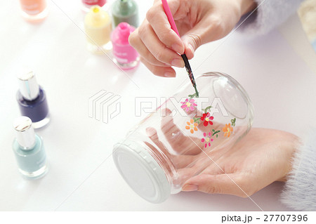 瓶 ガラス瓶 絵 描くの写真素材