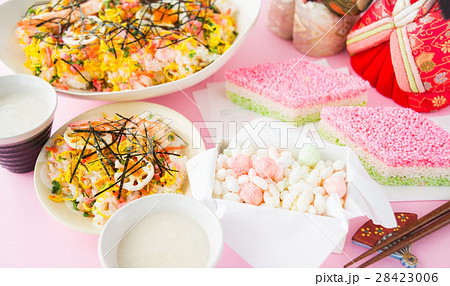 雛あられ ひなあられ 菱餅 ひし餅の写真素材