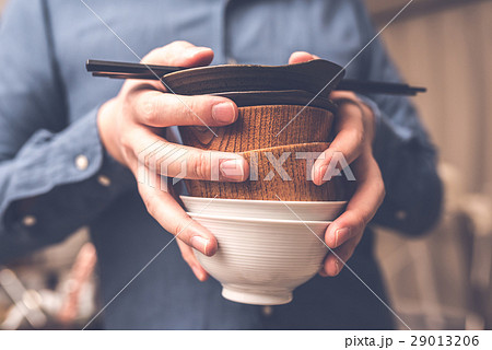 食後 片付け 後片付け 食器の写真素材