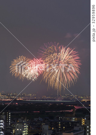 17 戸田橋 板橋 豊島園花火の写真素材