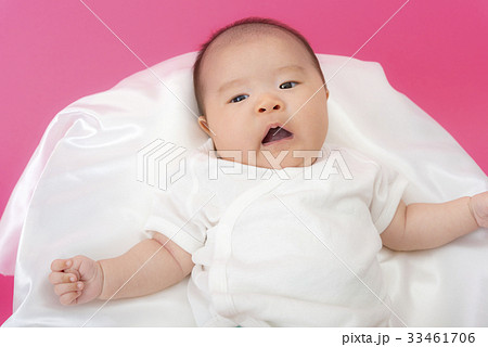 生後1ヶ月の写真素材