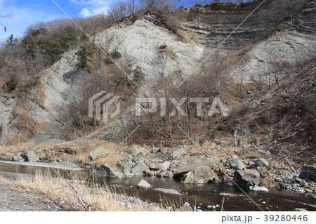 赤平川 化石発掘の写真素材