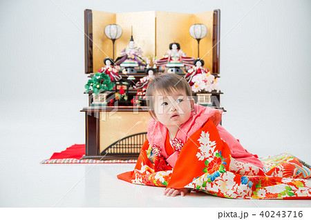 初節句 着物 女の子の写真素材