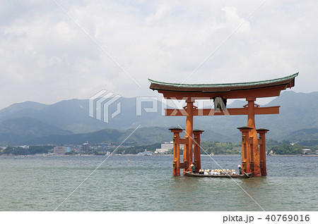 船頭 鳥居 広島 厳島神社の写真素材