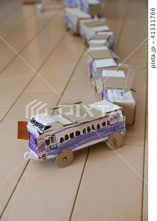 おもちゃ 電車 手作り 子供の手作りの写真素材