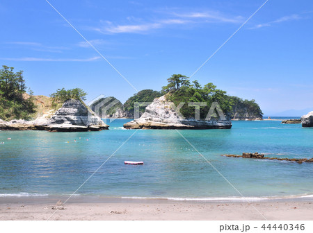 乗浜海岸 島の写真素材