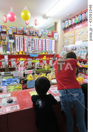 輪投げ 屋台の写真素材