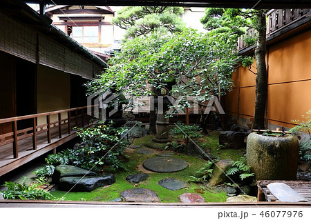 町屋 京都 坪庭 住居の写真素材