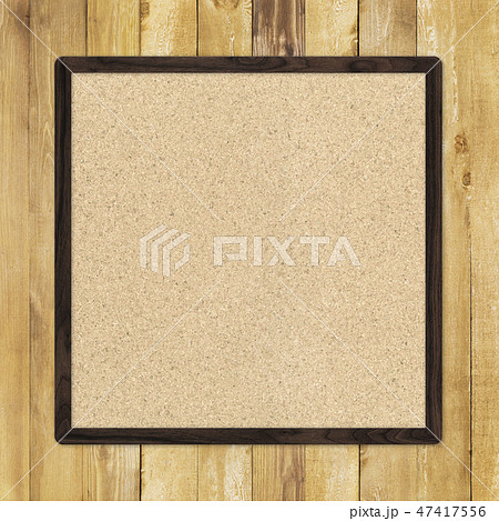 コルクボード 正方形 スクエア 掲示板の写真素材