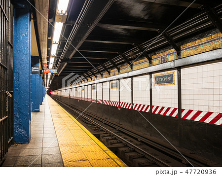 駅 ホーム 地下鉄 アメリカの写真素材