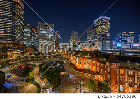 Kitte 東京駅 屋上 ライトアップの写真素材