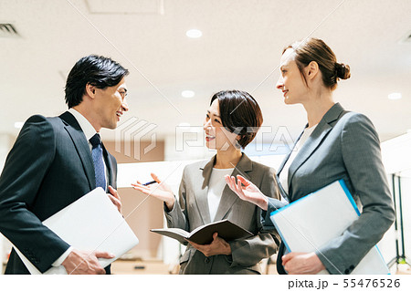 通訳の写真素材