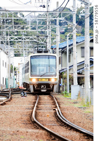 車両 江ノ電 正面 鎌倉の写真素材