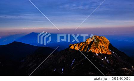 シルエット 八ヶ岳 自然 風景の写真素材