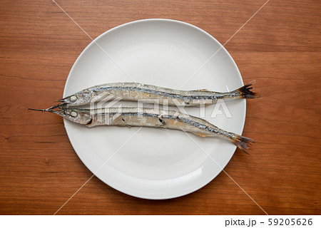 塩焼き 魚料理 針魚 焼き魚の写真素材