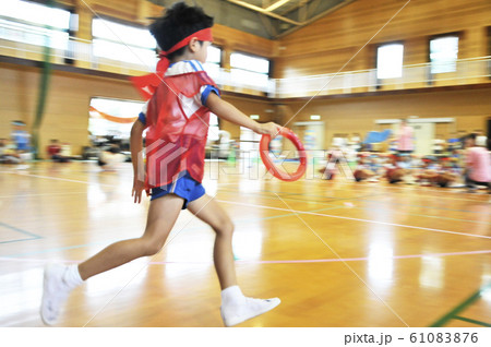 バトン 運動会 ハチマキ 鉢巻の写真素材