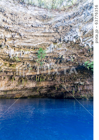 メリッサーニ地底湖の写真素材