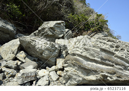 ガケ崩れ 岩の写真素材 Pixta