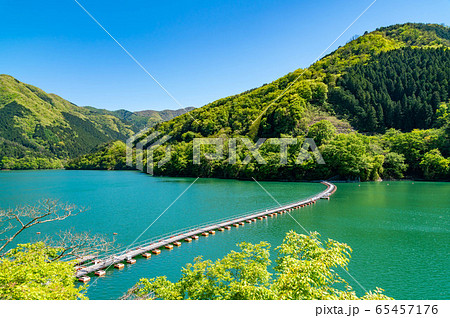 浮き橋の写真素材