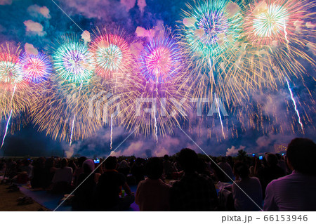 背景 待ち受け 夏祭り 壁紙の写真素材