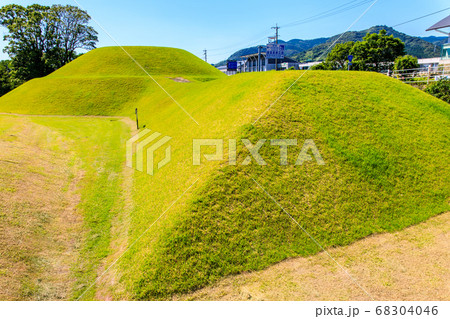 箱式石棺の写真素材