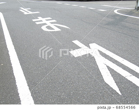 止まれ 標示 交通 道路の写真素材 止まれ 標示 交通 道路の写真素材